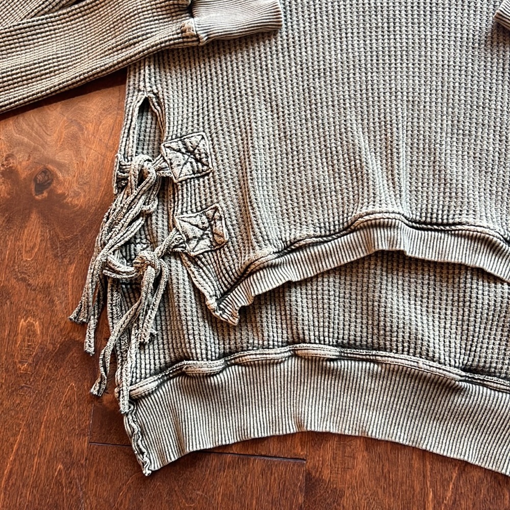 Women’s Long Sleeve Top - Picture 2 of 4